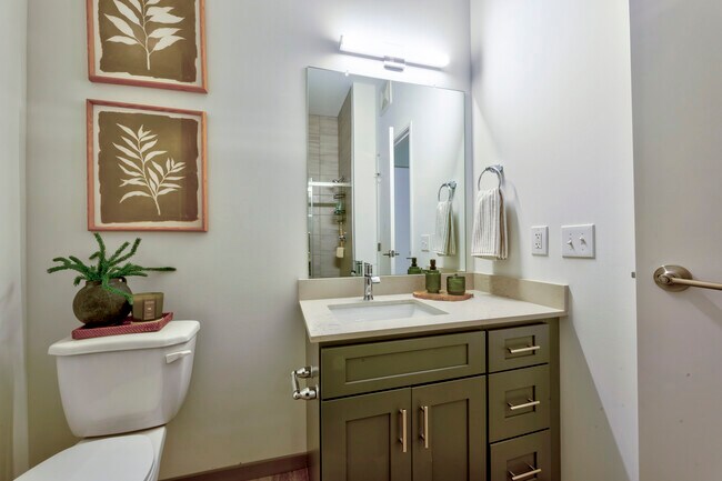 Castillo - Baño - Chagrin Riverwalk Phase III