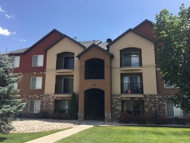 Foto del edificio - Stunning 3 bed 2 bath Condo in Pleasant Grove