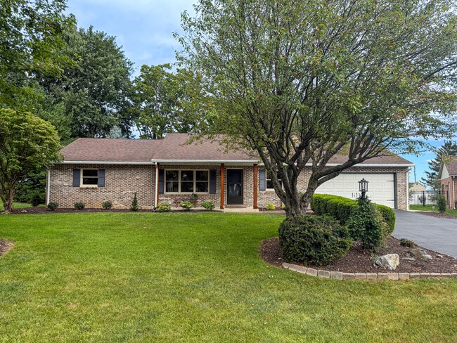 Building Photo - 340 Woodchuck Dr