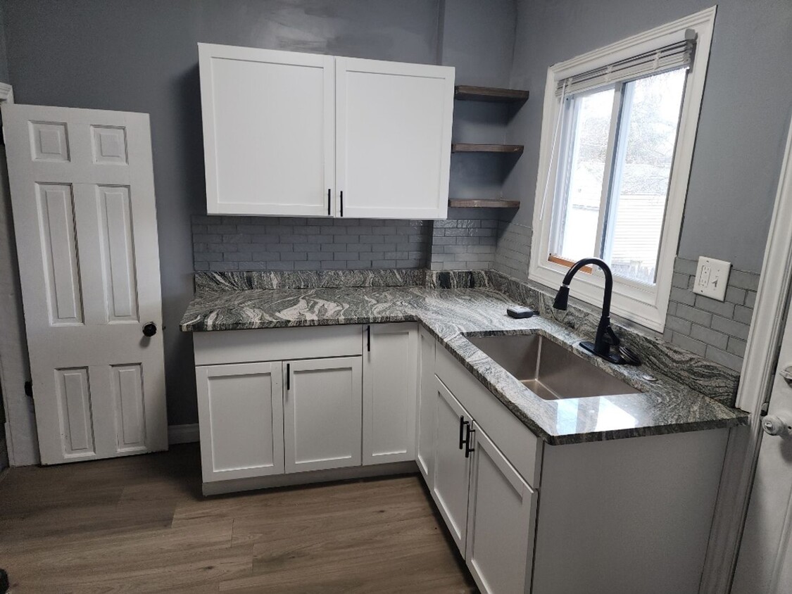 Foto principal - Charming 3-Bedroom Property in Prime Location
