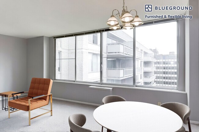 Foto del edificio - 2111 Richmond Hwy