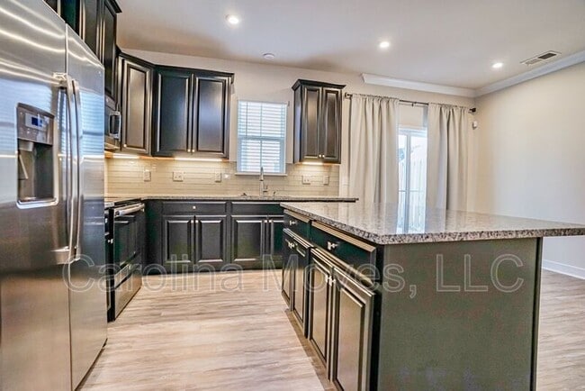 Building Photo - 407 Huntingdale Pl