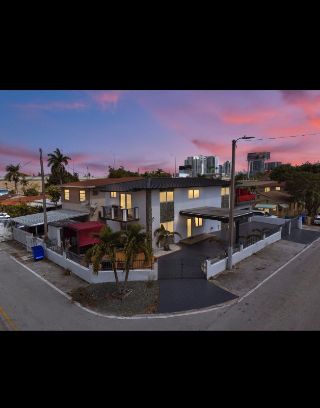 Foto principal - 901 NW 22nd Pl