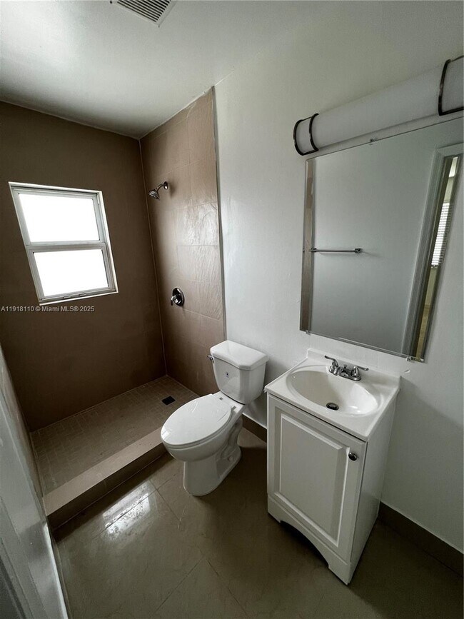 Foto del edificio - 2971 SW 38th Ave