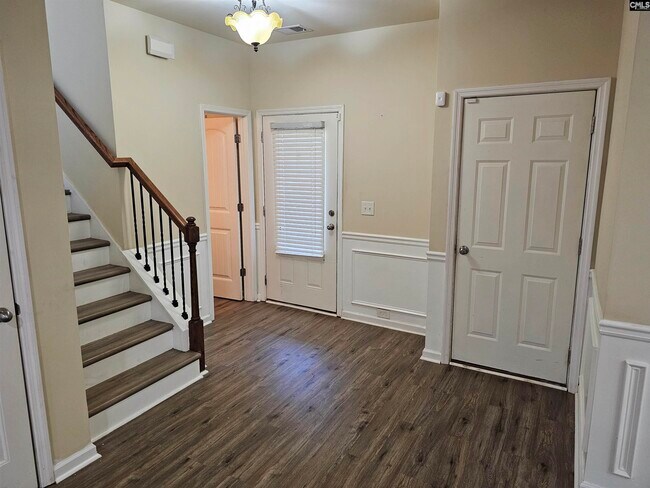 Foto del edificio - 296 Knight Valley Cir