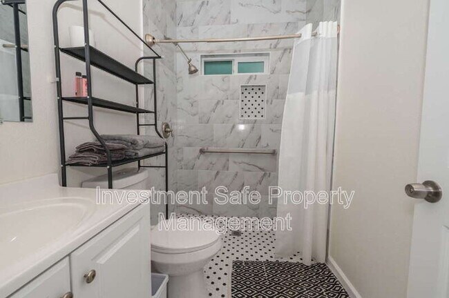 Foto del edificio - 1638 Dartmouth St