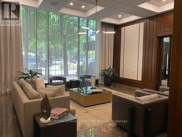 Building Photo - 65 Harbour Square