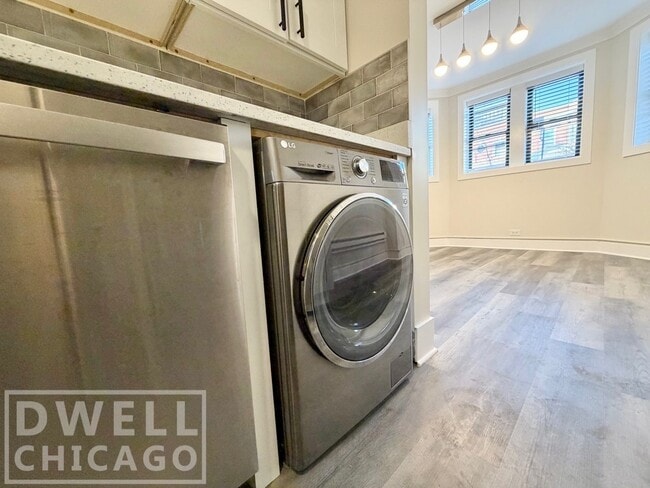 Foto del edificio - 3837 N Greenview Ave