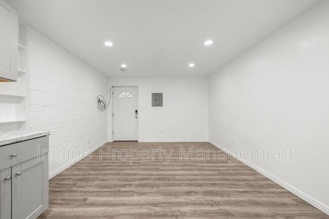 Building Photo - 1832 E Gregson Ave