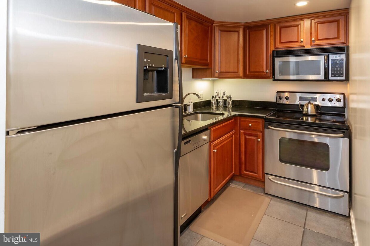 Primary Photo - 2311 M St NW