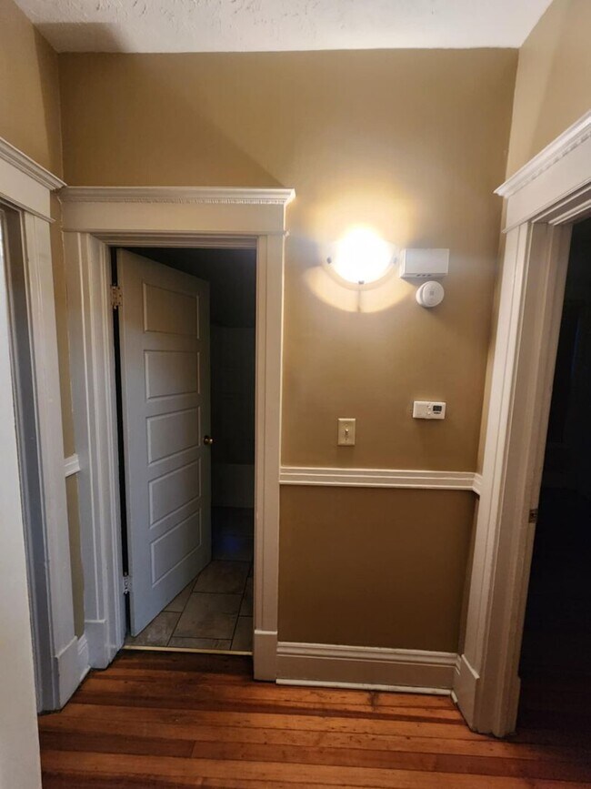 Building Photo - Three Bedroom Villa in Downtown Omaha!