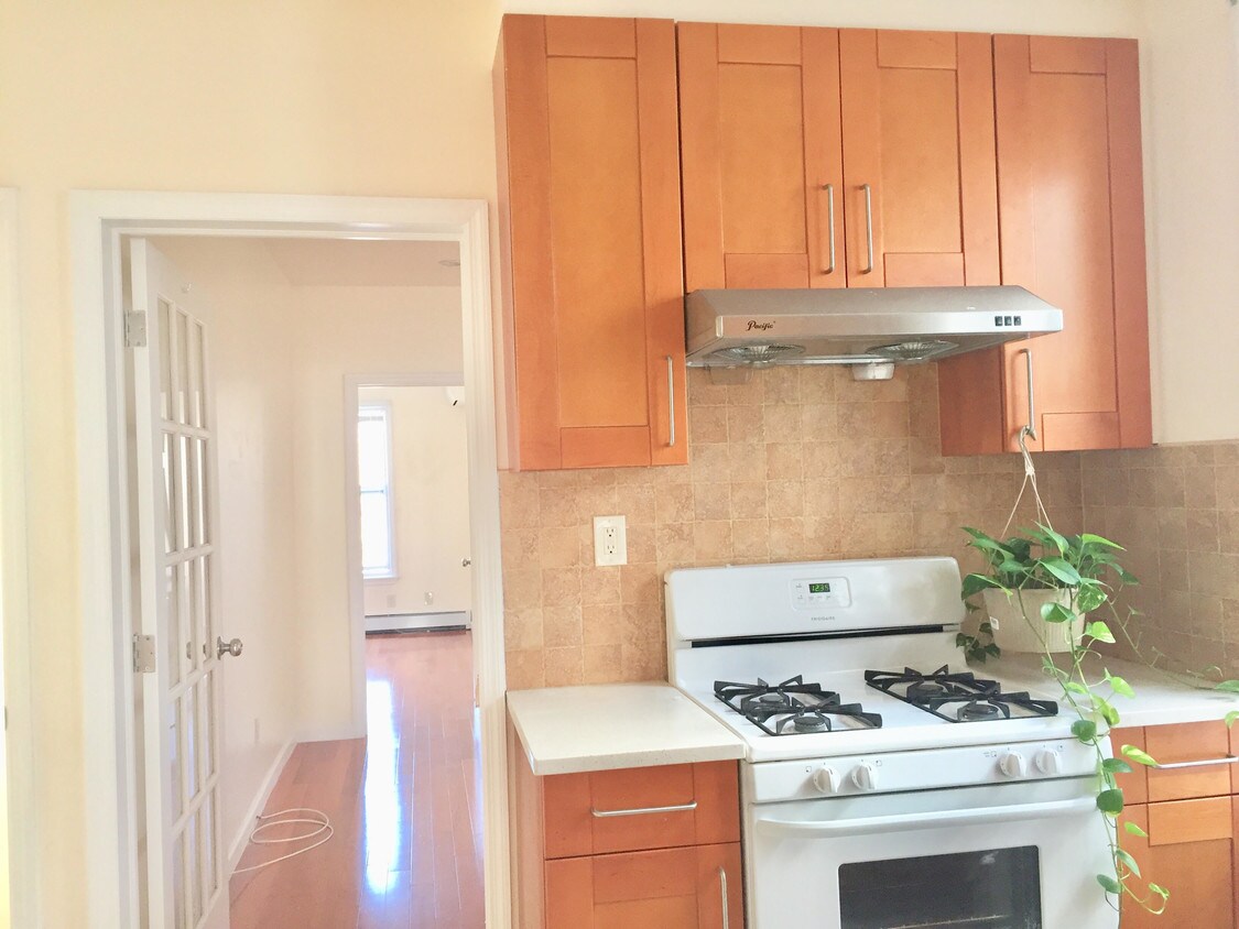 Primary Photo - 6643 Colonial Rd