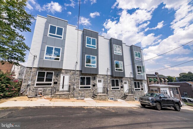 Building Photo - 4653 Silverwood St