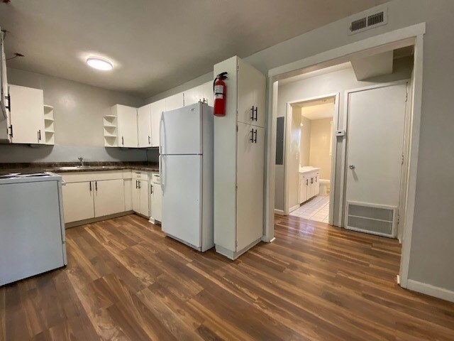 Foto del edificio - 3344 Larimore Ave