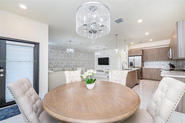 Foto del edificio - 4740 NW 84th Ct
