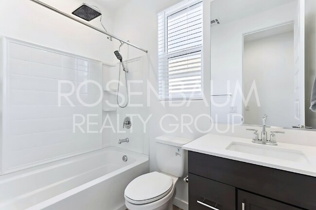 Building Photo - Stunning 4-bedrooms, 3-baths single story ...