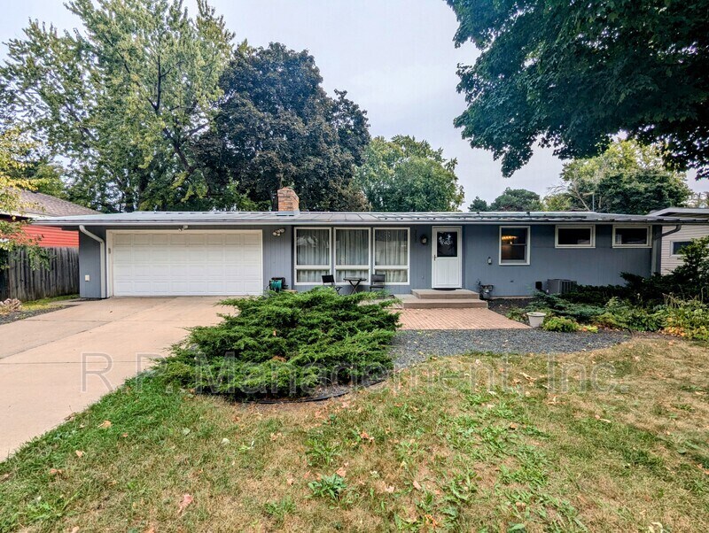 Foto principal - 3030 Asbury St
