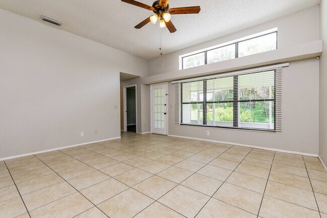 Building Photo - 5237 Desmond Ln