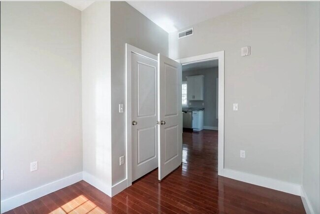 Foto del edificio - 33 Covington St