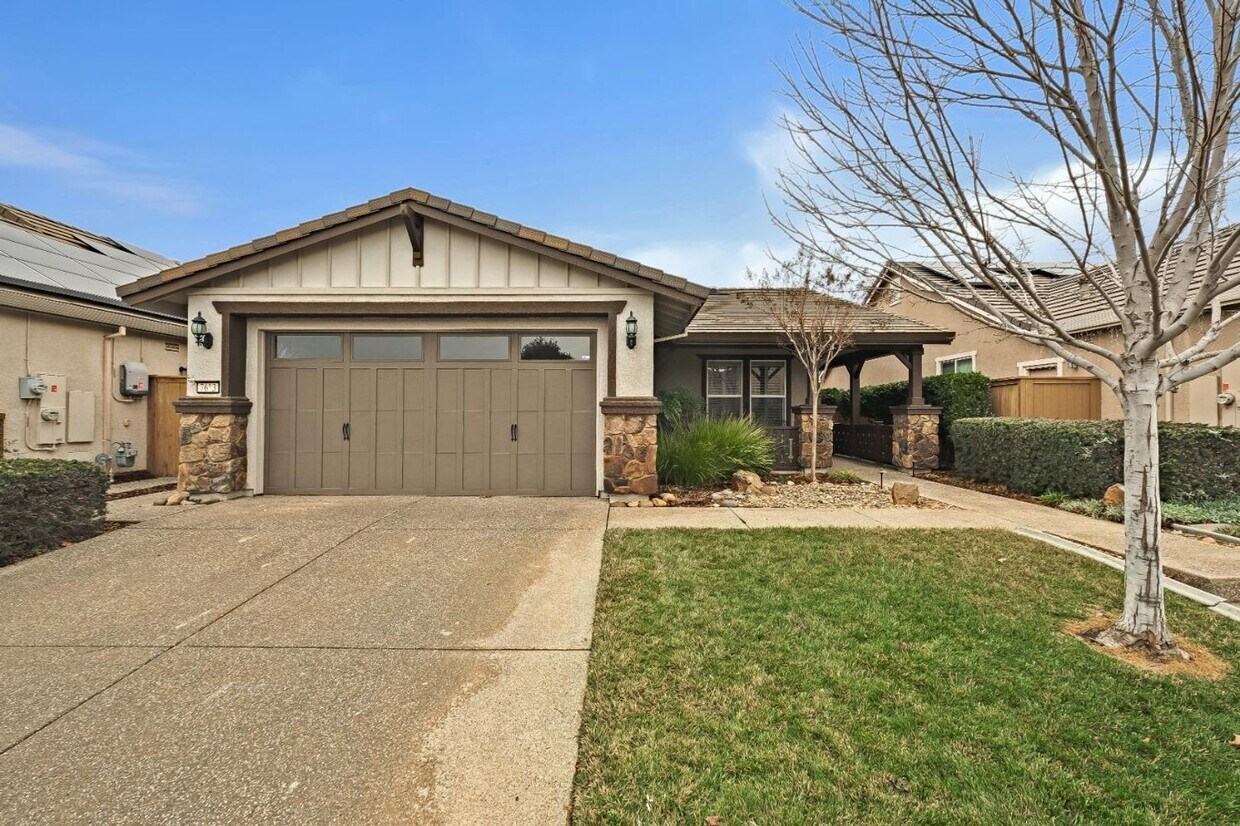 Primary Photo - Beautiful 3 Bedroom home in a 55 and older...