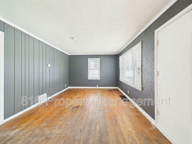 Foto del edificio - 3354 Jackson Ave