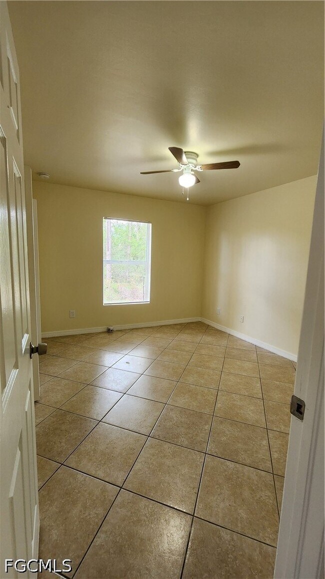 Foto del edificio - 2118 Snead Dr