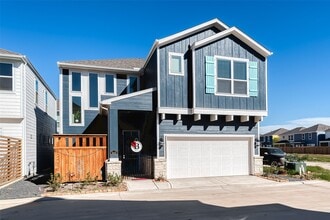 Building Photo - 2423 Driftwood Trl
