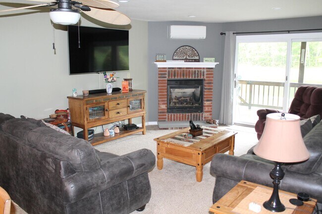 Building Photo - 26 Whiteoak Ln