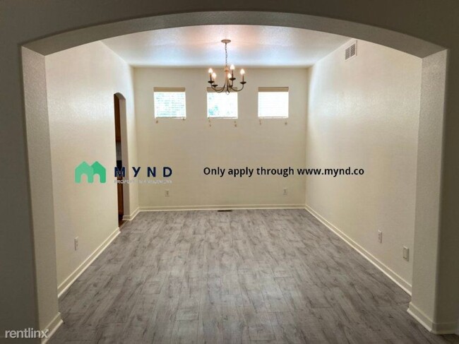Building Photo - 3 br, 3 bath House - 2566 East 142nd Pl