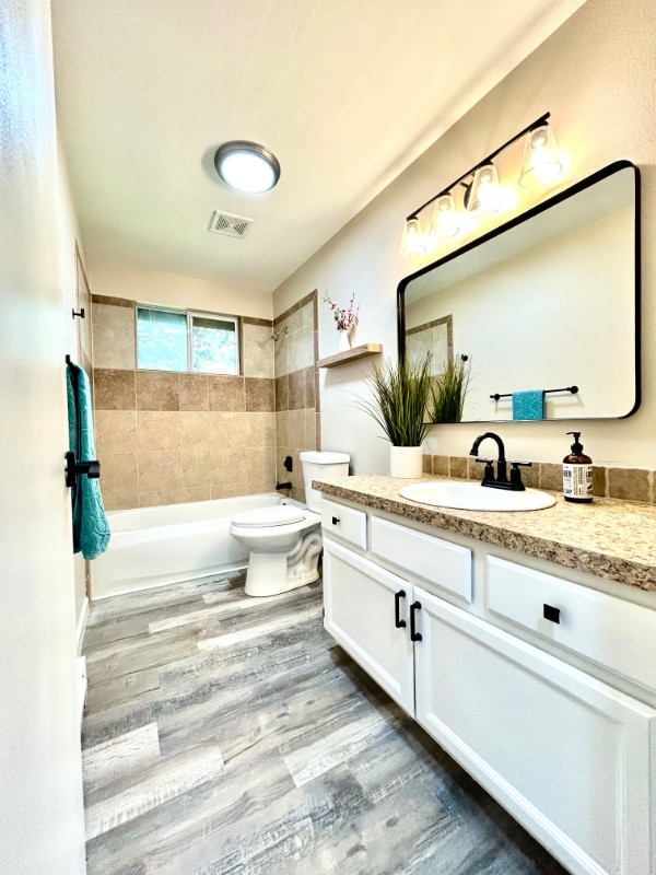 Building Photo - 11323 E 40th Ave