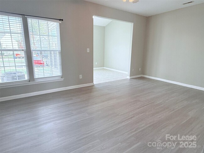 Foto del edificio - 4917 Sunburst Ln