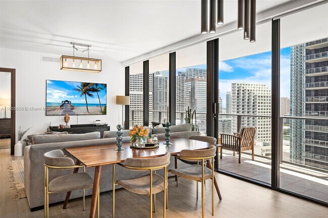 Building Photo - 1000 Brickell Plz