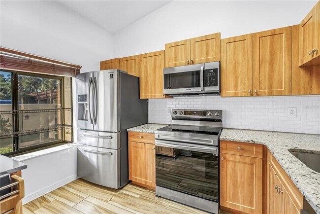 Foto del edificio - 8415 Gardens Cir