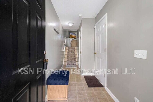 Foto del edificio - 13 Orchid Ln