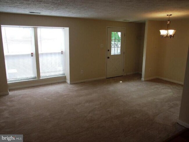 Building Photo - 411 Palmspring Dr