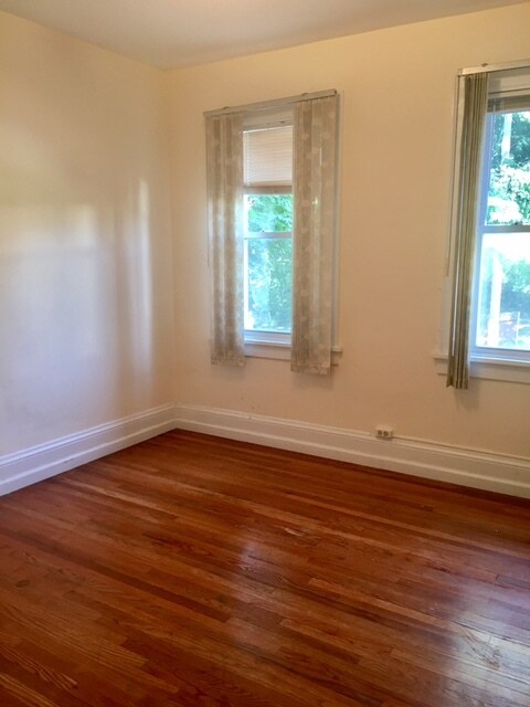 Building Photo - 519 N Wagner Ave
