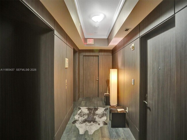 Foto del edificio - 17875 Collins Ave