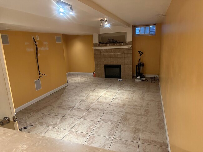 Building Photo - 5720 Beechcroft Rd