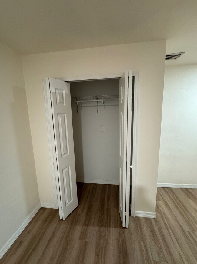 Foto del edificio - 1412 E Lemon St