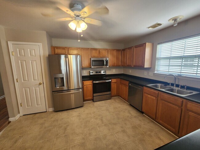 Building Photo - 3180 Tristan Dr