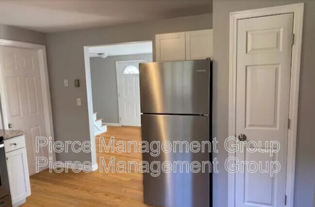 Foto del edificio - 9 Bayberry Ln