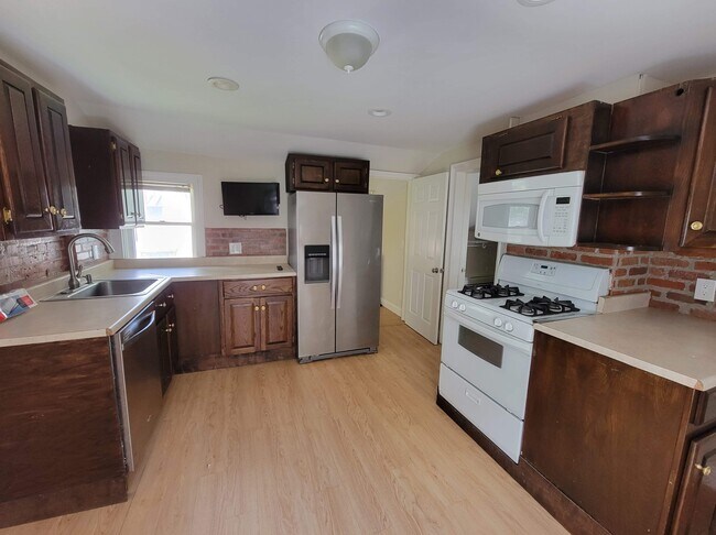 Kitchen-2nd floor - 54 State St
