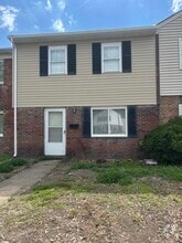 Building Photo - 813 S Grosvenor Ct