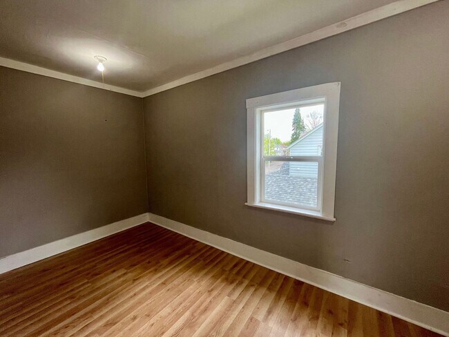 Foto del edificio - 507 E 7th St