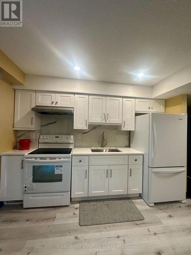 Building Photo - 6859 Edenwood Dr