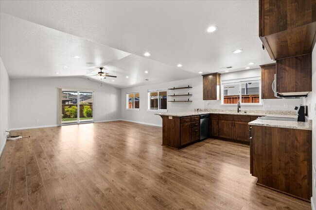 Building Photo - 507 Snyder Dr