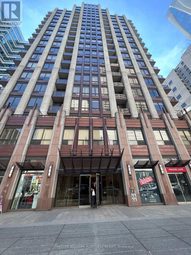 Building Photo - 85 Bloor St E