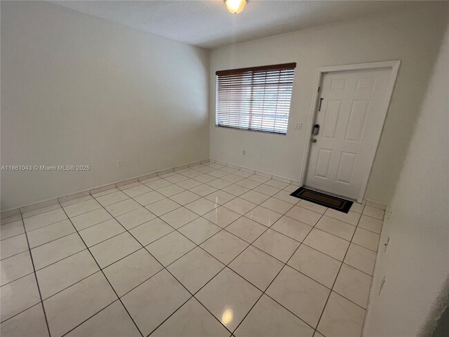 Foto del edificio - 7231 NW 174th Terrace