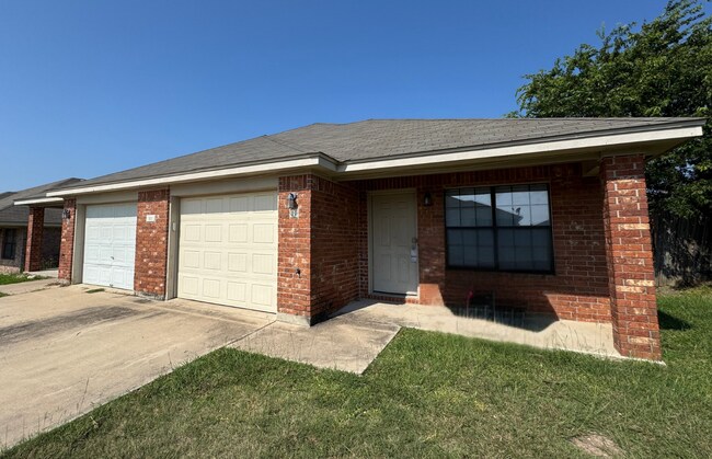 Building Photo - 311 Cedar Ridge Dr