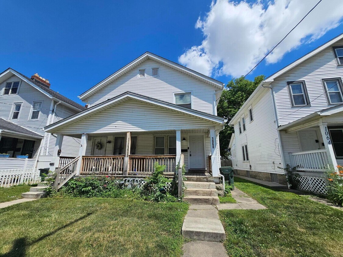Foto principal - 1068 Scott St